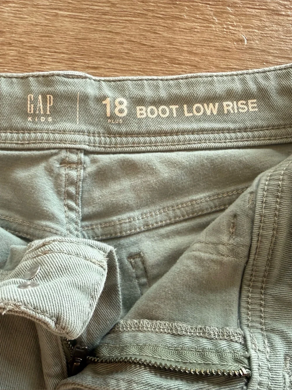 GAP Kids Cargo Jeans in Sage Green